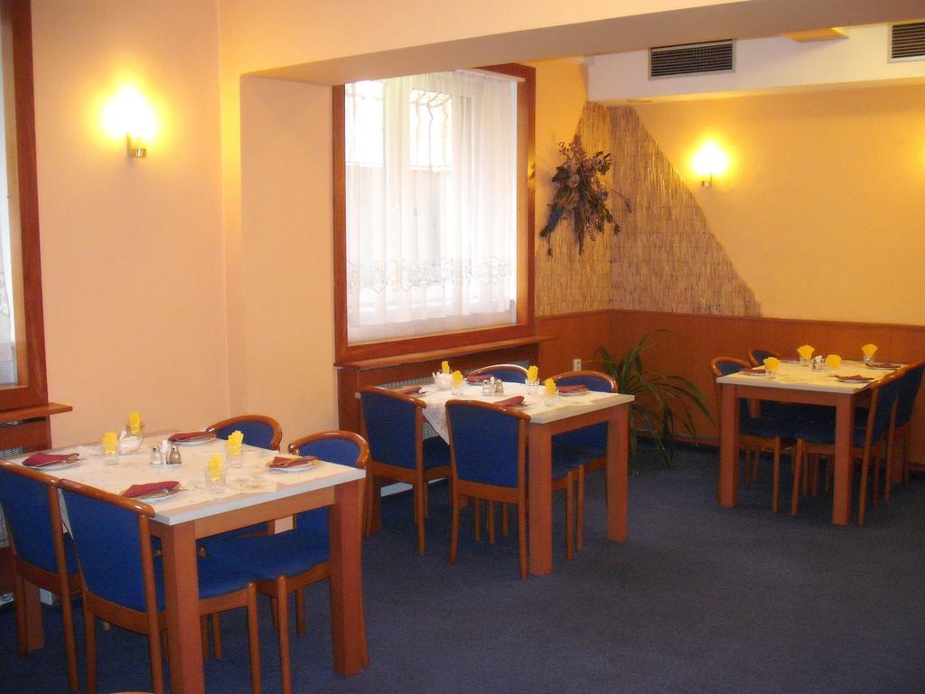 Hotel Forman Mladá Boleslav Zewnętrze zdjęcie
